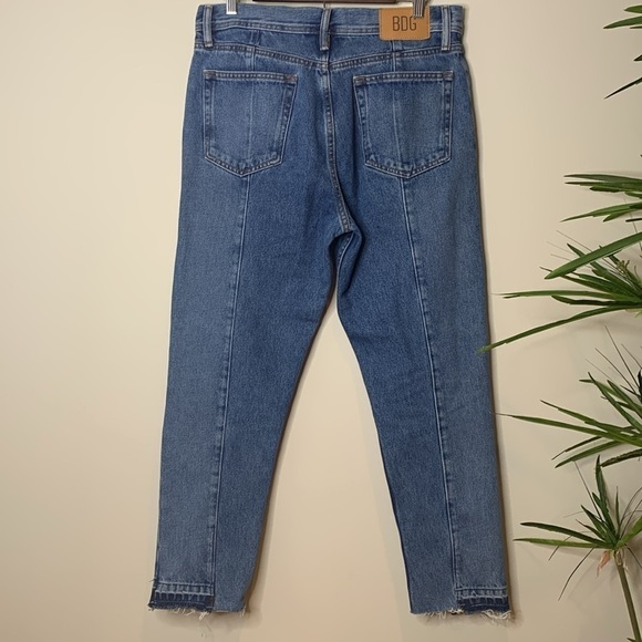 BDG + Urban Outfitters Dad Slim Tapered Fit Distressed Raw Step Hem Denim Jeans - Picture 12 of 17